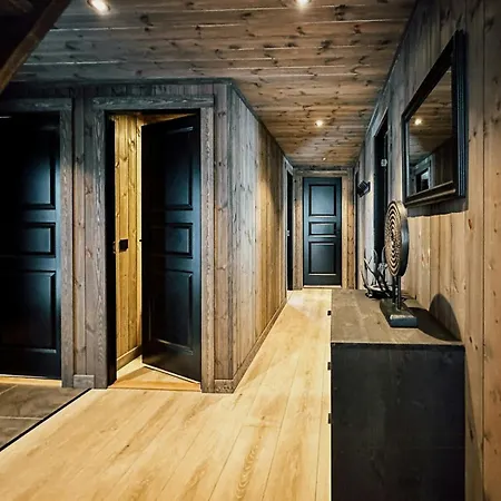 بيت للعطل Modern With Mountain View By Syningtoppen *